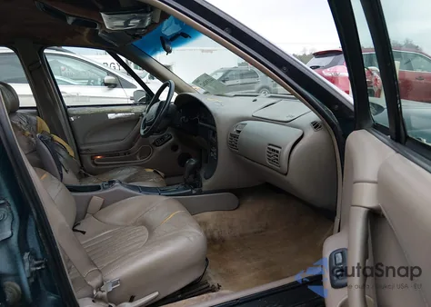 1998 Pontiac Bonneville Se z USA, uszkodzony, nr VIN 1G2HX52K4W4236814